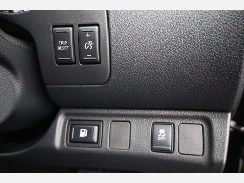 Nissan Navara 2.3 Navara Tekna dCi Auto 4WD 5dr 48