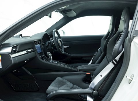 Porsche 911 GT3 RS Weissach (991.2) 13