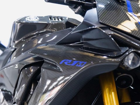 Yamaha R1M 1000 Super Sports Petrol Manual (200 ps) 21