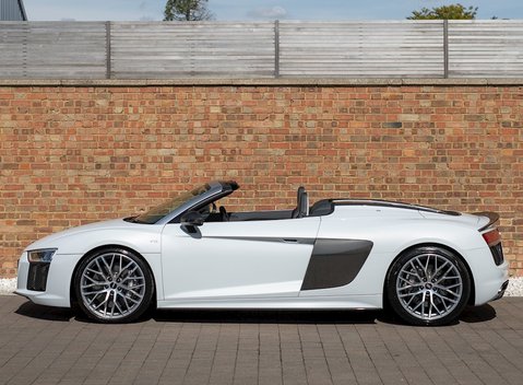 Audi R8 V10 Plus Spyder 2