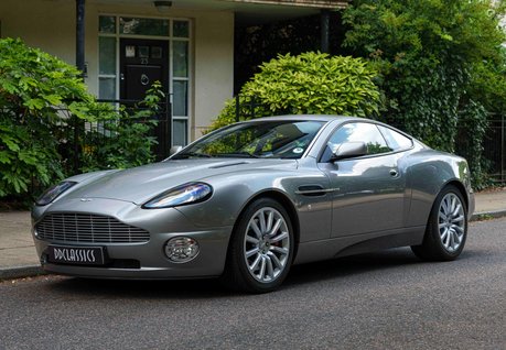 Aston Martin Vanquish 