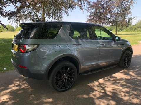 Land Rover Discovery Sport TD4 HSE BLACK 3