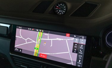 Porsche Cayenne GTS 12