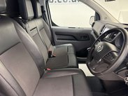Vauxhall Vivaro 1.5 Vivaro 2900 Sportive S/S 36