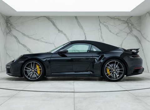 Porsche 911 Turbo S Cabriolet (992) 4