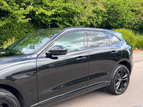 Jaguar F-Pace 2.0 D200 MHEV R-Dynamic HSE Black Auto AWD Euro 6 (s/s) 5dr 7