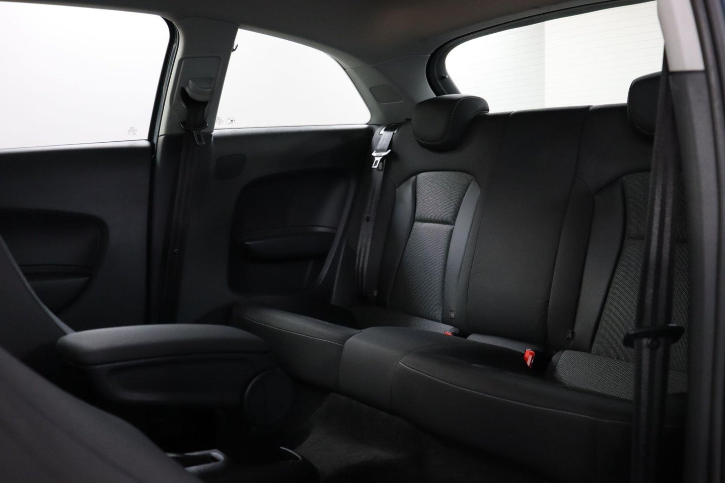2017 Audi A1 — image 34