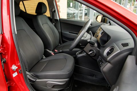 Hyundai i10 PREMIUM 27