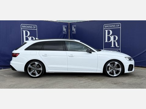 Audi A4 2.0 TDI 40 Black Edition Estate 5dr Diesel S Tronic quattro Euro 6 (s/s) (1 4