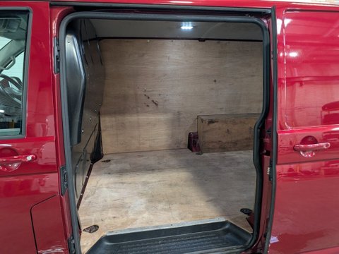 Volkswagen Transporter T28 TDI P/V HIGHLINE 150 DSG 18