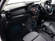 Mini Hatch COOPER CLASSIC 21