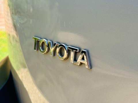 Toyota Rav4 2.2 D-4D Invincible SUV 5dr Diesel Manual 4WD Euro 5 (150 ps) 17