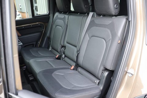 Land Rover Defender 110 D300 X-DYNAMIC HSE 7 SEATER  PRICE MATCH OFFER PREMIUM COLOUR  23