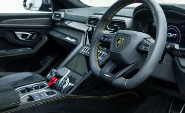 Lamborghini Urus Performante 10
