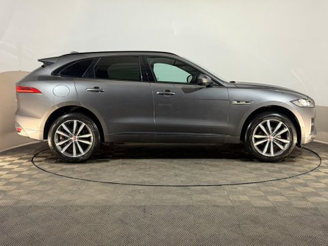 Jaguar F-Pace R-SPORT AWD 4