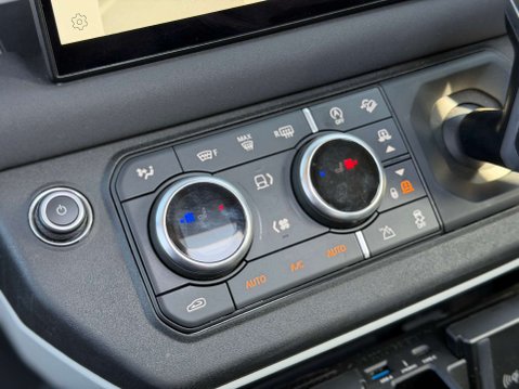 Land Rover Defender 3.0 Defender XS Edition D MHEV Auto 4WD 3dr 14