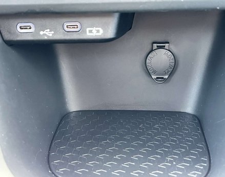 Toyota Yaris ICON HEV CVT 51