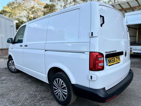 Volkswagen Transporter 2.0 TDI T32 Startline DSG FWD SWB Euro 6 (s/s) 5dr 18