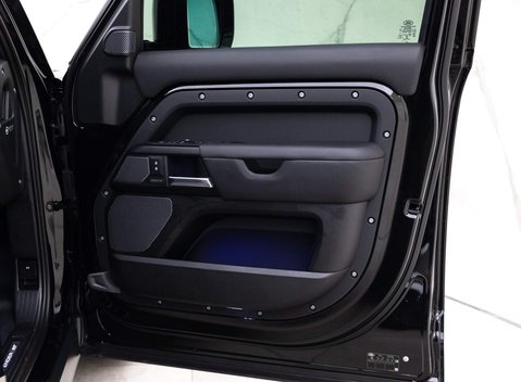 Land Rover Defender V8 20