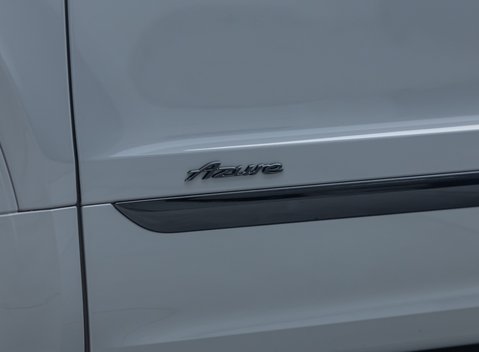 Bentley Bentayga V8 AZURE 37