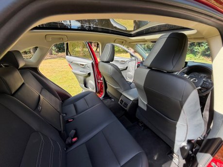 Lexus NX 300H LUXURY 18
