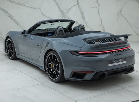 Porsche 911 Turbo S CABRIOLET (992) 15