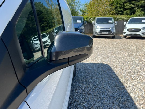 Ford Transit Courier SWB L1H1 (SOLD) Low Roof Sport Air Con Alloys Sensors EURO 6 NO VAT 20