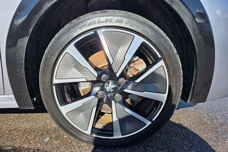 Peugeot e-208 50kWh GT Line Auto 5dr 9