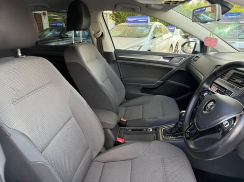 Volkswagen Golf 1.6 TDI BlueMotion Tech SE DSG Euro 5 (s/s) 5dr 21
