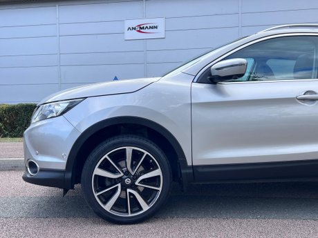 Nissan Qashqai 1.6 dCi Tekna 2WD Euro 6 (s/s) 5dr 10