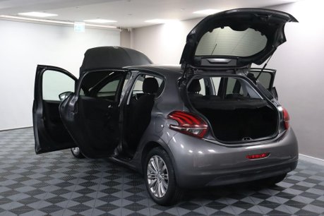 Peugeot 208 PURETECH S/S SIGNATURE 21