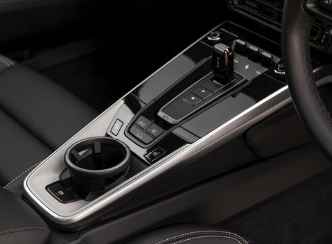 Porsche 911 Carrera 4S (992) 22
