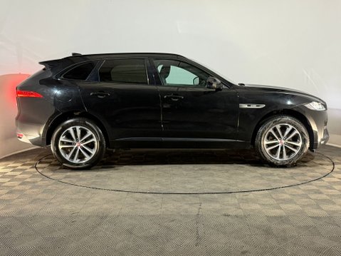 Jaguar F-Pace R-SPORT AWD 4