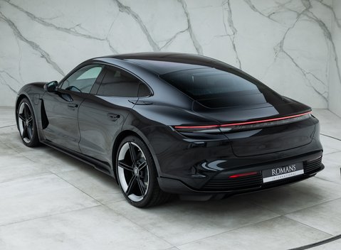 Porsche Taycan 4S 9
