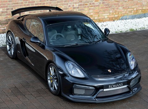 Porsche Cayman GT4 8