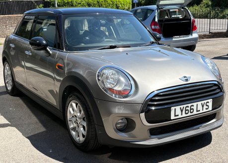 Mini Hatch Cooper 1.5 Petrol Automatic Pepper / Media XL 5 door+NAV+LEATHER £35 tax 15