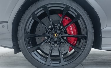 Lamborghini Urus S 12
