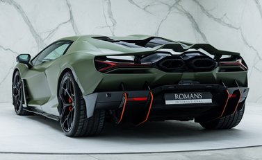 Lamborghini Revuelto 10