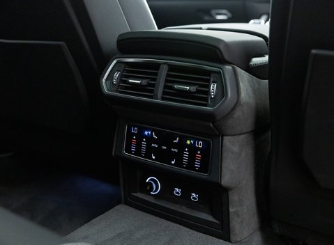 Lamborghini Urus SE 24