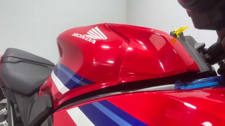 Honda CBR 2024 74 PLATE E-CLUTCH ONLY 240 MILES MOT AUTO 650CC SPORTS BIKE 27