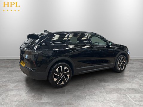 Vauxhall Grandland 1.2 MHEV GS SUV 5dr Petrol Hybrid e-DCT Euro 6 (s/s) (136 ps) Half Leather 7