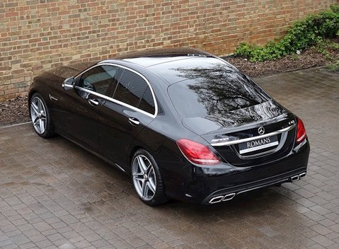 Mercedes-Benz C Class C63 Saloon 9