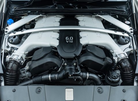 Aston Martin V12 Vantage S Coupe 37