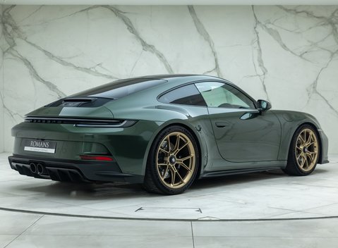 Porsche 911 GT3 TOURING (992) 6