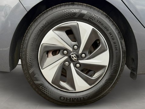 Hyundai IONIQ PREMIUM MHEV 11