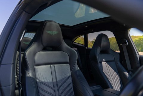 Aston Martin DBX 707 11