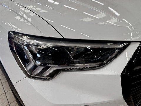 Audi Q3 1.5 TFSI CoD 35 Black Edition SUV 5dr Petrol S Tronic Euro 6 (s/s) (150 ps) 9
