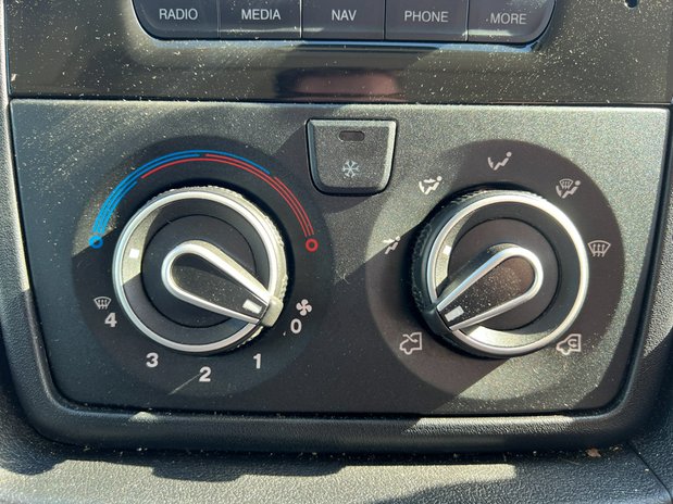 Vauxhall Movano LWB L3H2 (SOLD) Medium Roof F3500 Air Con Nav Tow Bar EURO 6 NO VAT 32