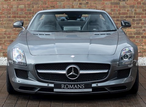 Mercedes-Benz SLS AMG Roadster 4