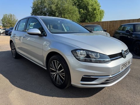 Volkswagen Golf SE TSI 1